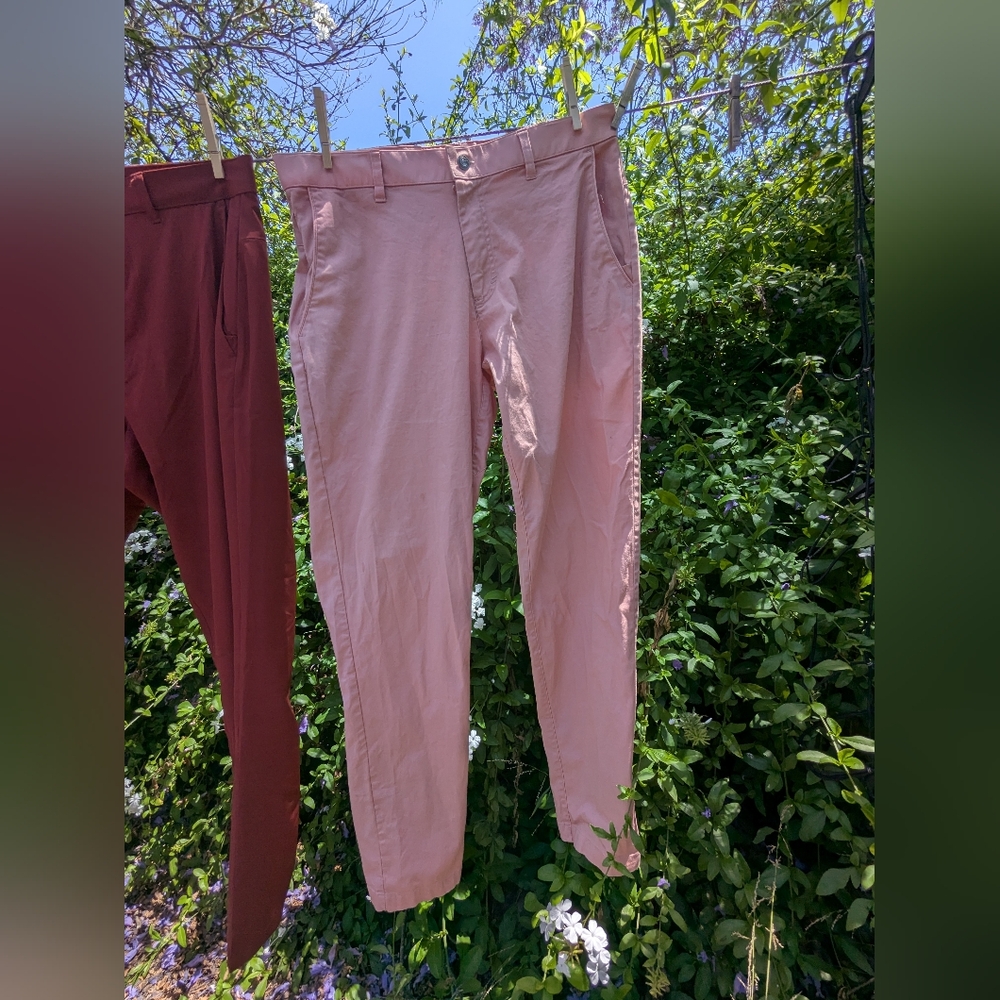 Fabletics The High Side Chino Pants Mens 34x32 Classic Stretch Pink